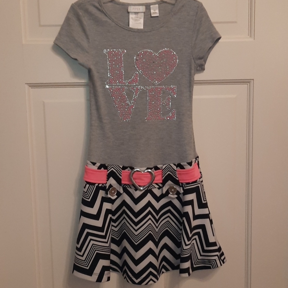 Hip Piper dress 💘 LOVE sz 7/8